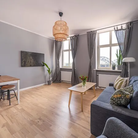 Cosy With River View Apartment *
